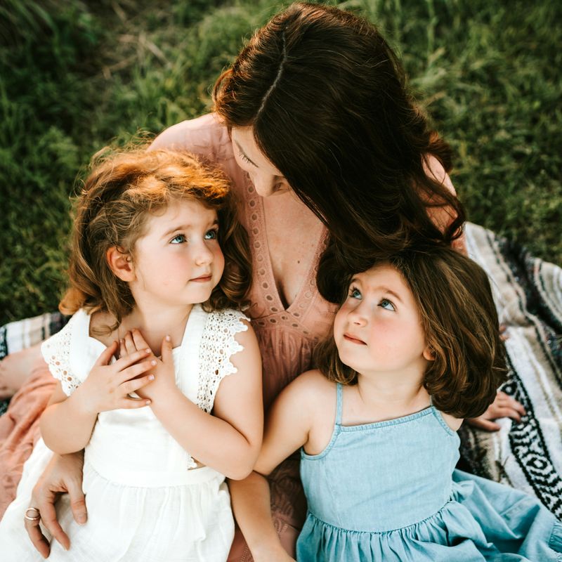 How to Get Your Kids Ready for a Family Photo Session (Without the Meltdown)